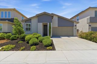 2240 Borealis Cir, Roseville, CA 95747