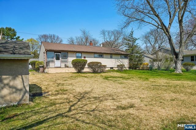 31 Michael Drive, Wayne, NJ 07470