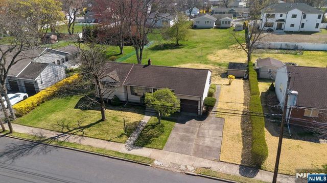31 Michael Drive, Wayne, NJ 07470