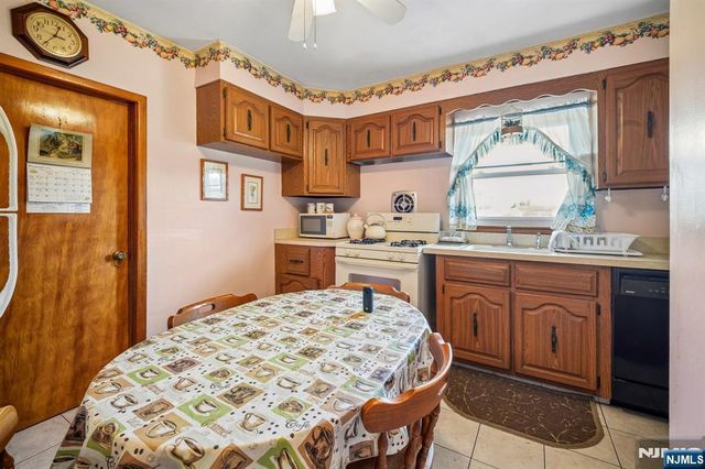 31 Michael Drive, Wayne, NJ 07470