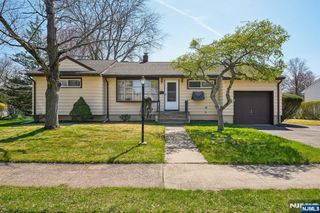 31 Michael Drive, Wayne, NJ 07470