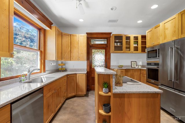 1005 N N 12th St, Boise, ID 83702