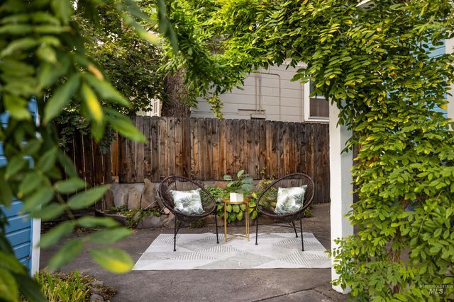 1005 N N 12th St, Boise, ID 83702