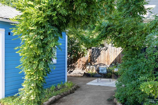 1005 N N 12th St, Boise, ID 83702