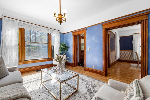 1005 N N 12th St, Boise, ID 83702