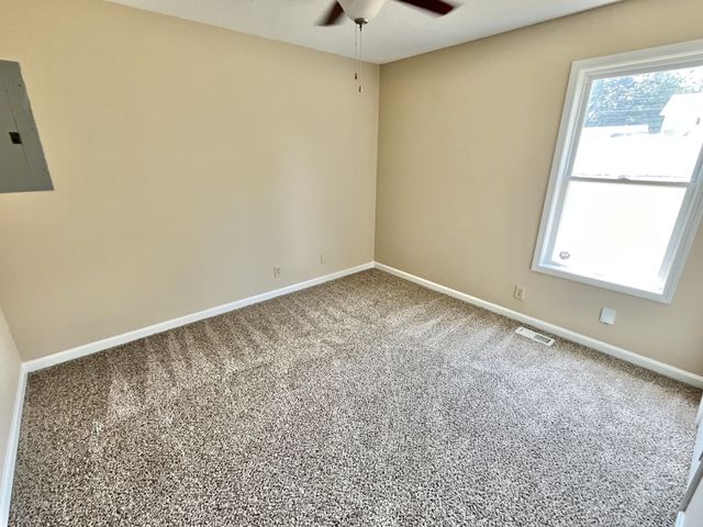 588 Joshua Dr, Clarksville, TN 37042
