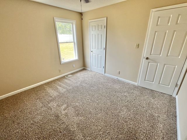 588 Joshua Dr, Clarksville, TN 37042