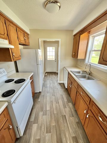 588 Joshua Dr, Clarksville, TN 37042