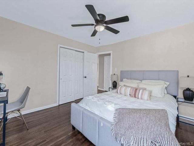 10514 Van Wyck Expressway, Richmond Hill S., NY 11419