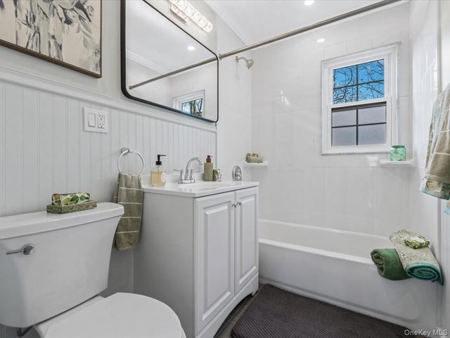 10514 Van Wyck Expressway, Richmond Hill S., NY 11419