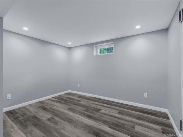 10514 Van Wyck Expressway, Richmond Hill S., NY 11419