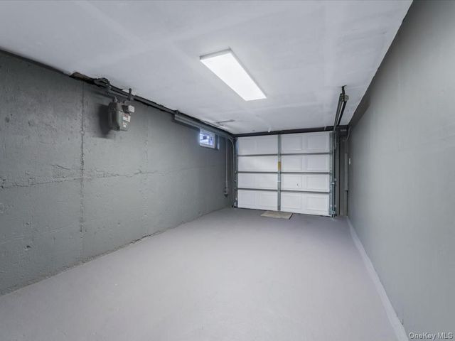 10514 Van Wyck Expressway, Richmond Hill S., NY 11419