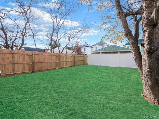 10514 Van Wyck Expressway, Richmond Hill S., NY 11419