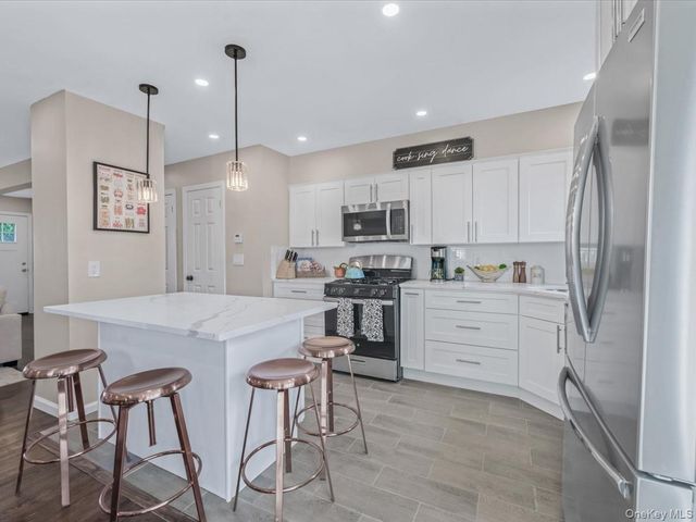 10514 Van Wyck Expressway, Richmond Hill S., NY 11419