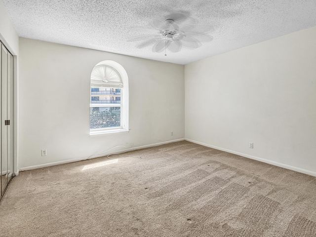 390 Golfview Road G, North Palm Beach, FL 33408