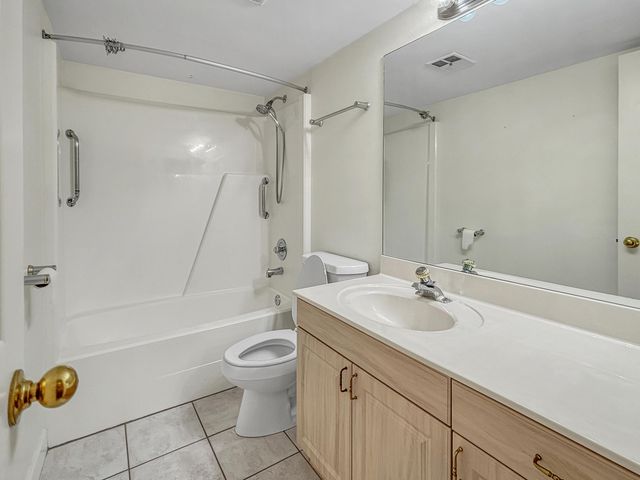 390 Golfview Road G, North Palm Beach, FL 33408