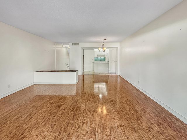 390 Golfview Road G, North Palm Beach, FL 33408