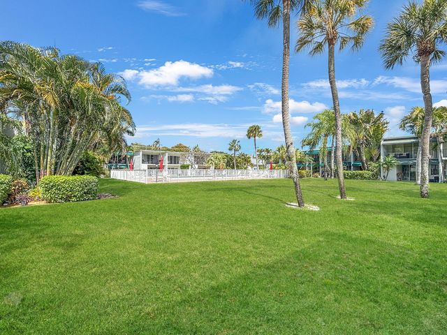 390 Golfview Road G, North Palm Beach, FL 33408