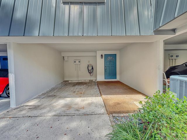 390 Golfview Road G, North Palm Beach, FL 33408