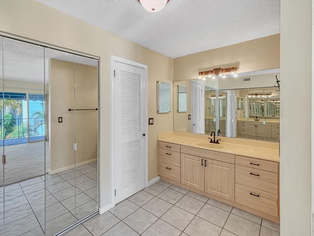 390 Golfview Road G, North Palm Beach, FL 33408