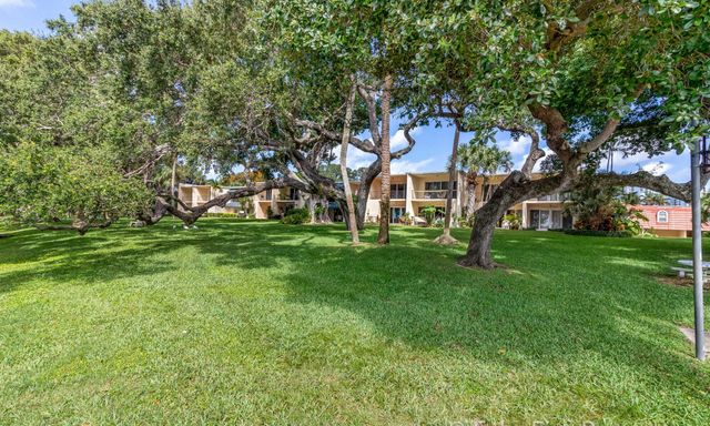 390 Golfview Road G, North Palm Beach, FL 33408