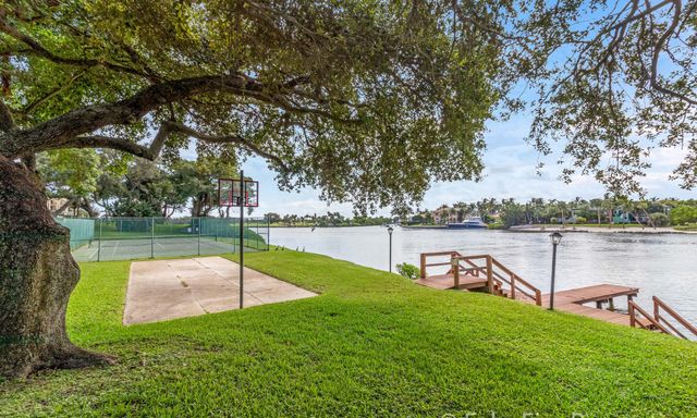 390 Golfview Road G, North Palm Beach, FL 33408