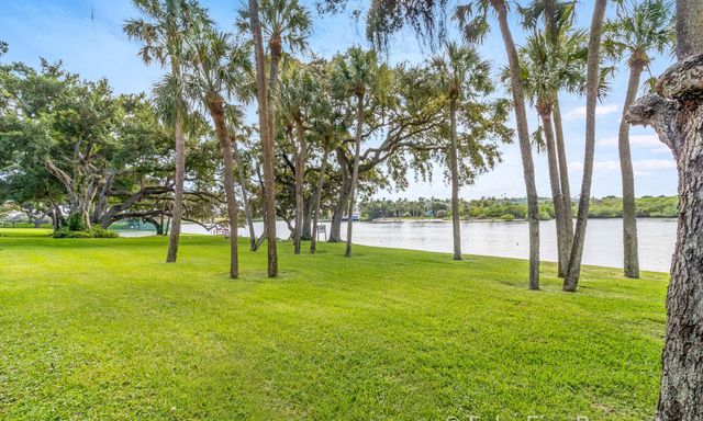 390 Golfview Road G, North Palm Beach, FL 33408