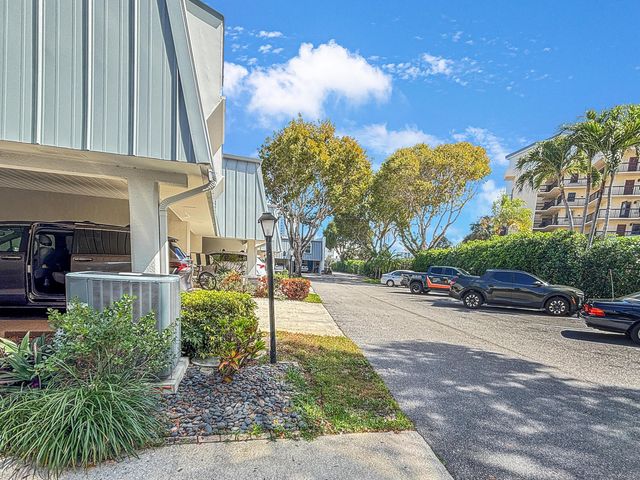 390 Golfview Road G, North Palm Beach, FL 33408