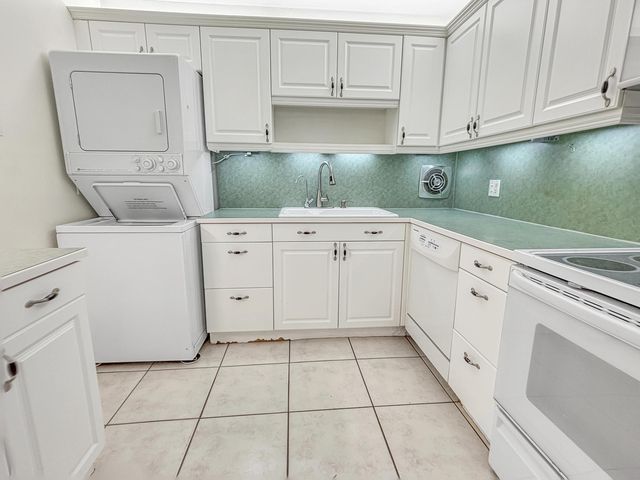 390 Golfview Road G, North Palm Beach, FL 33408