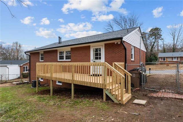 3202 James Place, Greensboro, NC 27405