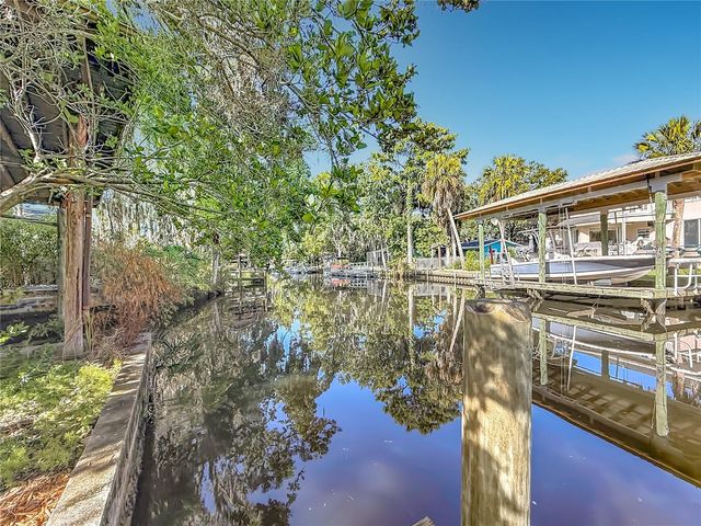 536 NW 9TH AVENUE, Crystal River, FL 34428