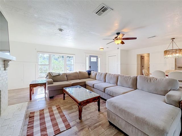 536 NW 9TH AVENUE, Crystal River, FL 34428