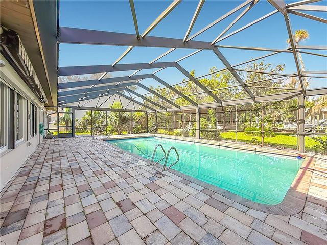 536 NW 9TH AVENUE, Crystal River, FL 34428