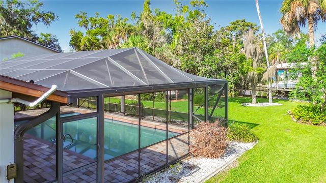 536 NW 9TH AVENUE, Crystal River, FL 34428
