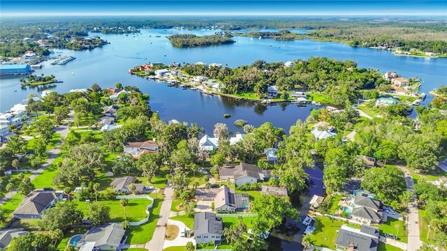 536 NW 9TH AVENUE, Crystal River, FL 34428