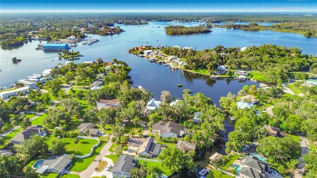 536 NW 9TH AVENUE, Crystal River, FL 34428