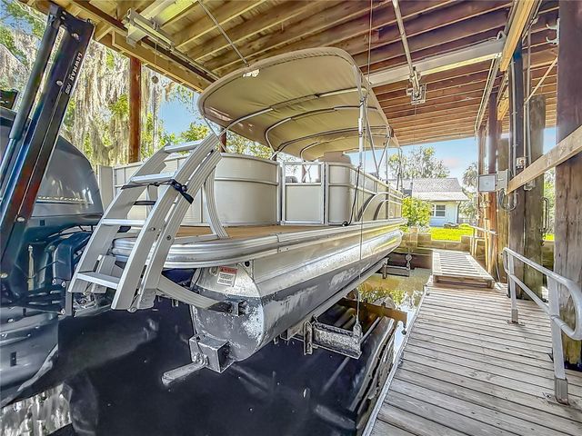 536 NW 9TH AVENUE, Crystal River, FL 34428