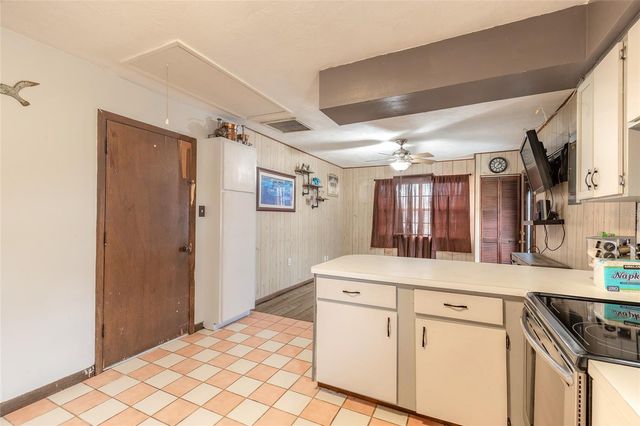 1561 MOBILE AVENUE, Daytona Beach, FL 32117