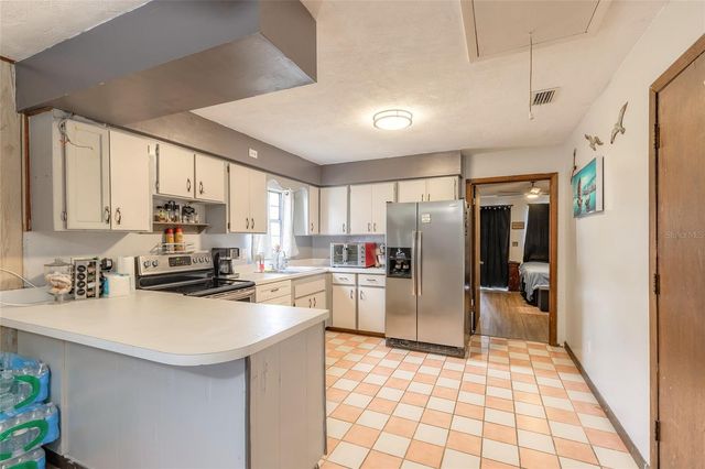 1561 MOBILE AVENUE, Daytona Beach, FL 32117