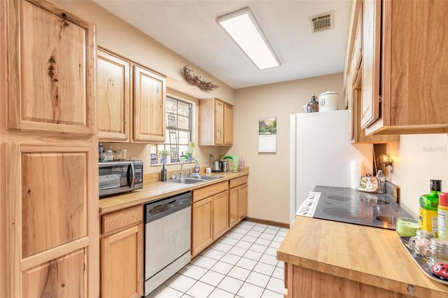 1561 MOBILE AVENUE, Daytona Beach, FL 32117