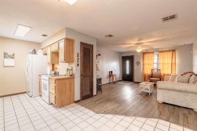 1561 MOBILE AVENUE, Daytona Beach, FL 32117