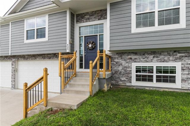 425 Spring Branch Drive, Raymore, MO 64083