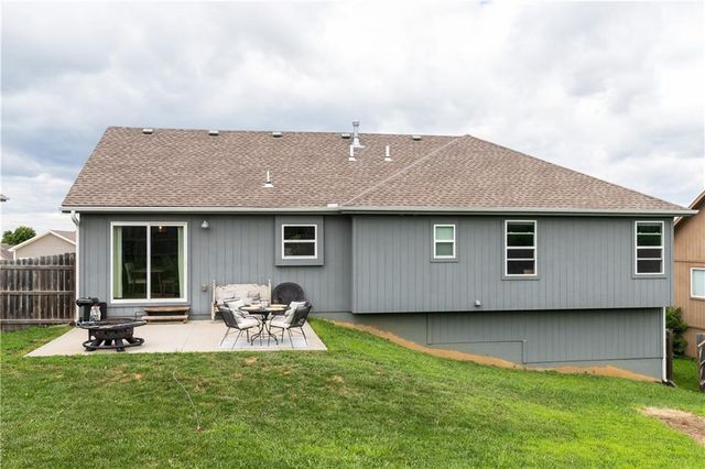 425 Spring Branch Drive, Raymore, MO 64083