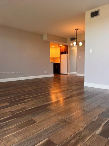 3100 W Rolling Hills Cir 403, Davie, FL 33328