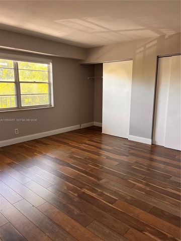 3100 W Rolling Hills Cir 403, Davie, FL 33328