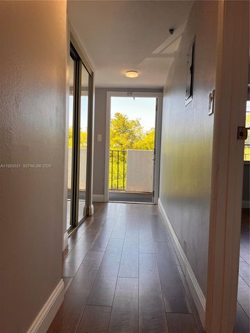 3100 W Rolling Hills Cir 403, Davie, FL 33328