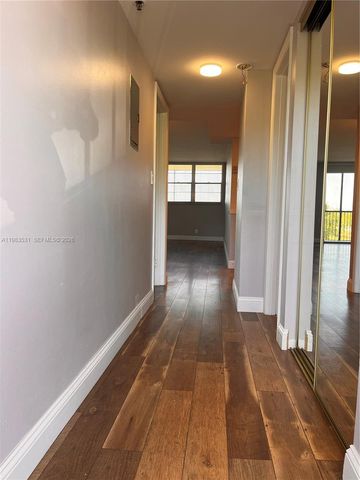 3100 W Rolling Hills Cir 403, Davie, FL 33328