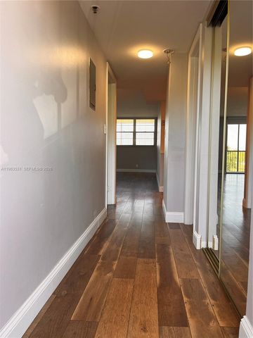 3100 W Rolling Hills Cir 403, Davie, FL 33328