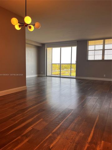 3100 W Rolling Hills Cir 403, Davie, FL 33328