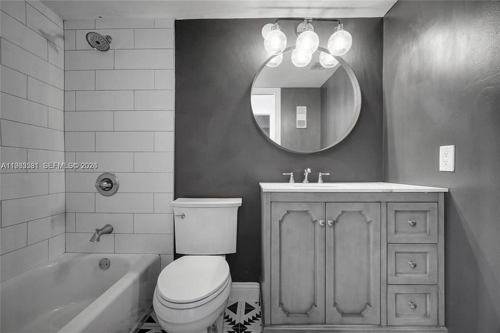 3100 W Rolling Hills Cir 403, Davie, FL 33328